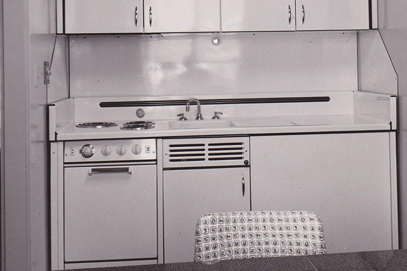 Vintage Desert Hills Hotel Kitchenette